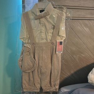 Formal overall short outfit tan color size 4T brand new with tags..